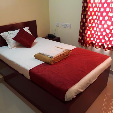 Hotel Ganga Residency Kuzhittura Kültér fotó